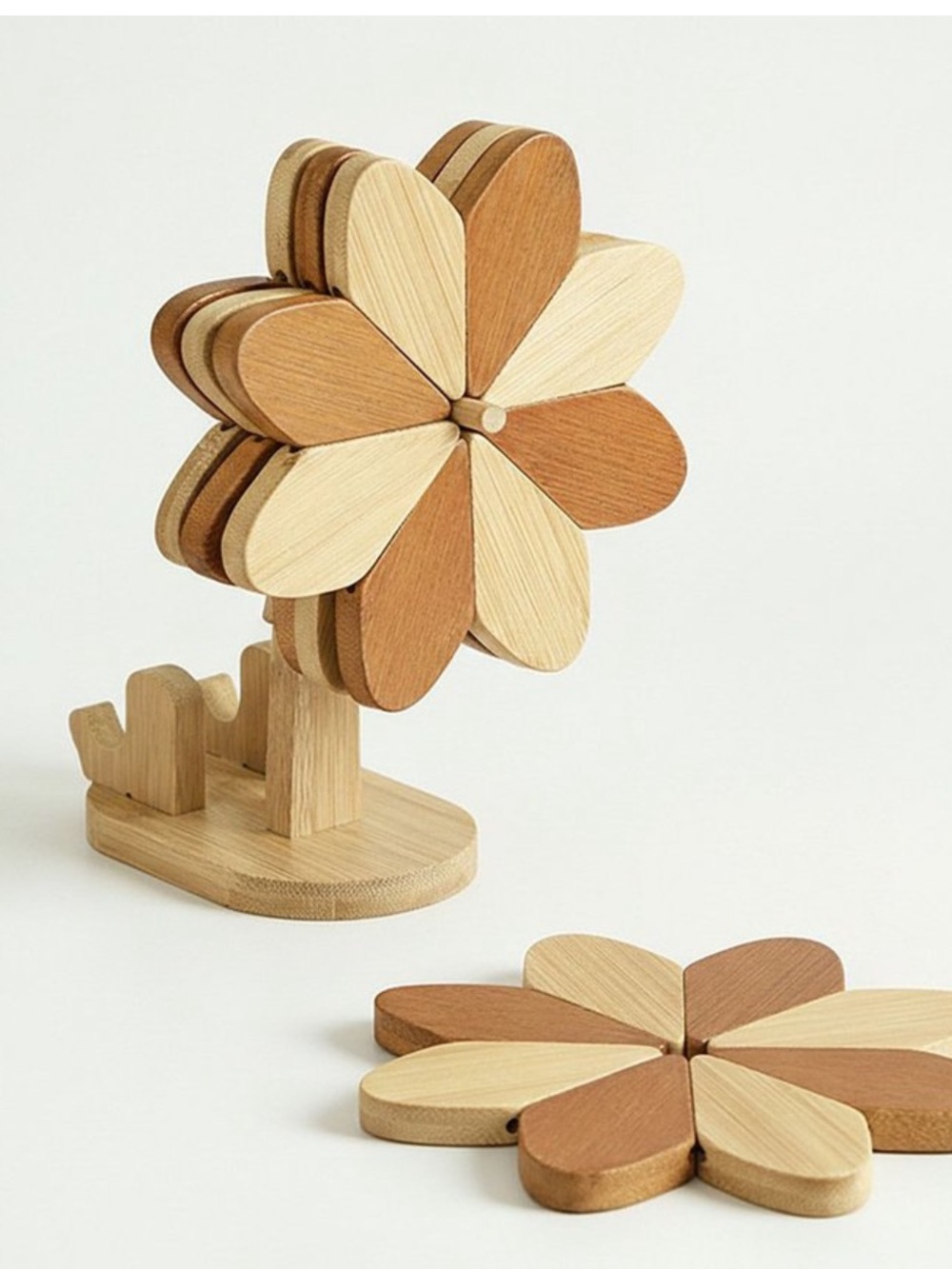 Wooden Flower Coaster Set in Natural Khaki and Honey -